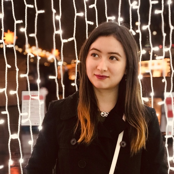 Meet your Posher, Christine - Picture 1 of 1